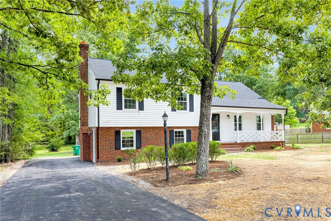 1605 CLOISTER Drive