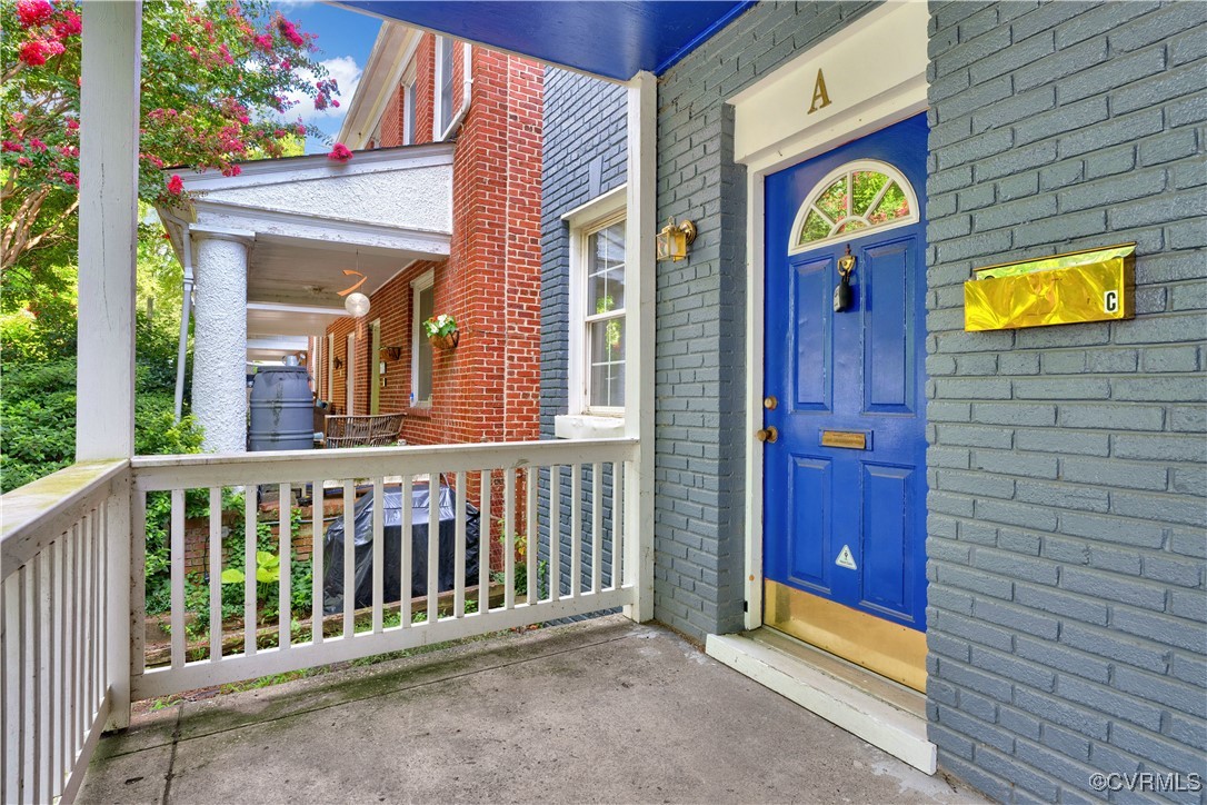 2111 Maplewood Avenue