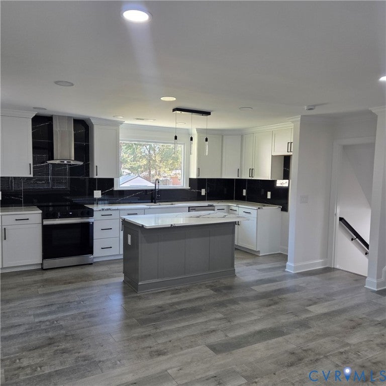 16109 Meridian Avenue