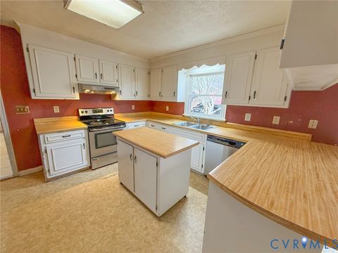 Tiny photo for 1574 W Maryland Avenue, Crewe, VA 23930 (MLS # 2604718)
