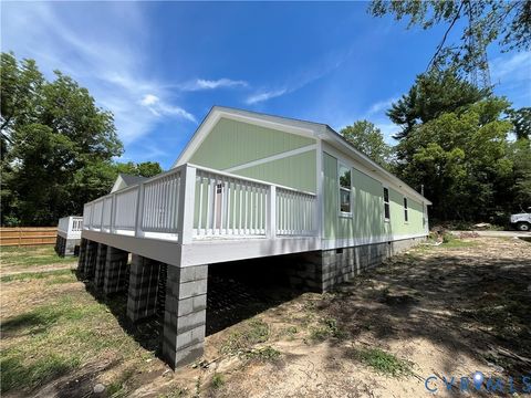 Tiny photo for 617 Cameron Street, Petersburg, VA 23803 (MLS # 2617344)