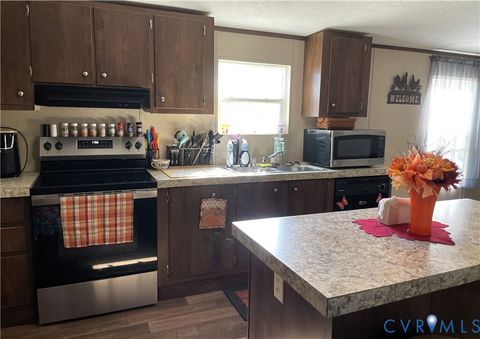 Tiny photo for 7156 Double Bridges Road, Victoria, VA 23974 (MLS # 2529250)