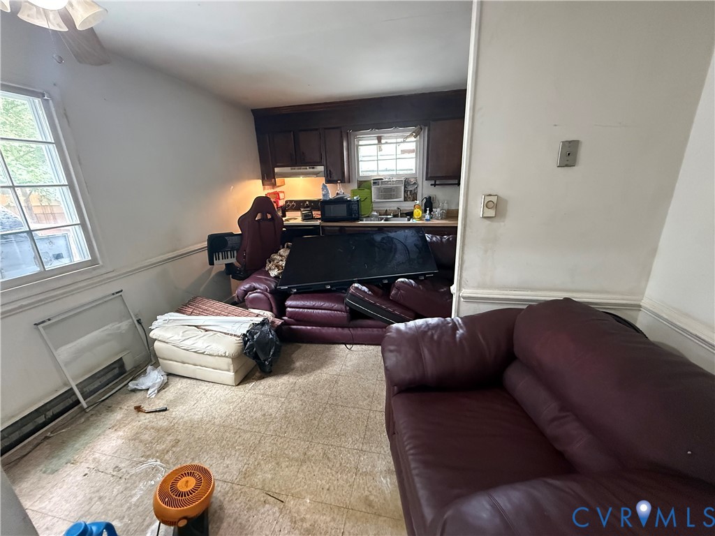 6125 Leopold Circle