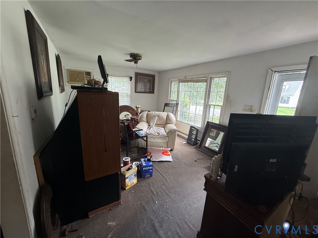 6125 Leopold Circle
