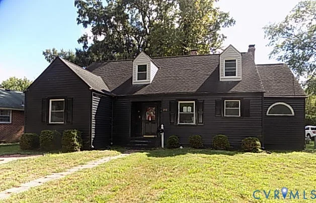 212 Royal Oak Avenue