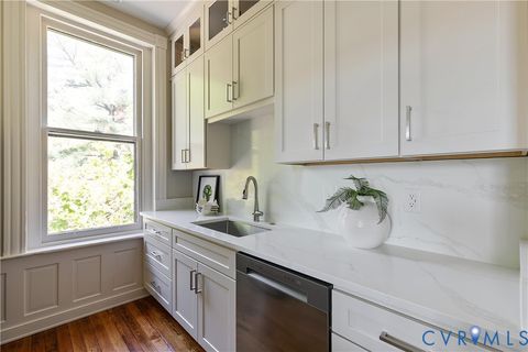 Tiny photo for 1 N Harvie Street #B, Richmond, VA 23220 (MLS # 2608588)