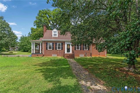 Tiny photo for 1900 9th Street, Victoria, VA 23974 (MLS # 2617174)