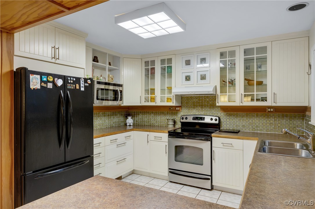 Henrico, Virginia 23229, United States, 3 Bedrooms Bedrooms, ,2 BathroomsBathrooms,Residential,Pending,154386