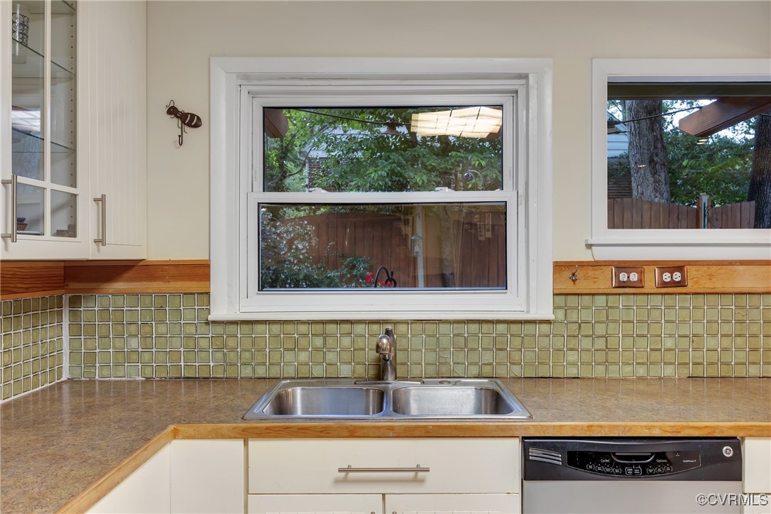 Henrico, Virginia 23229, United States, 3 Bedrooms Bedrooms, ,2 BathroomsBathrooms,Residential,Pending,154386