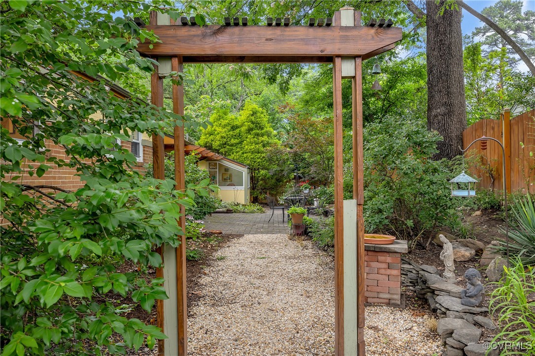 Henrico, Virginia 23229, United States, 3 Bedrooms Bedrooms, ,2 BathroomsBathrooms,Residential,Pending,154386