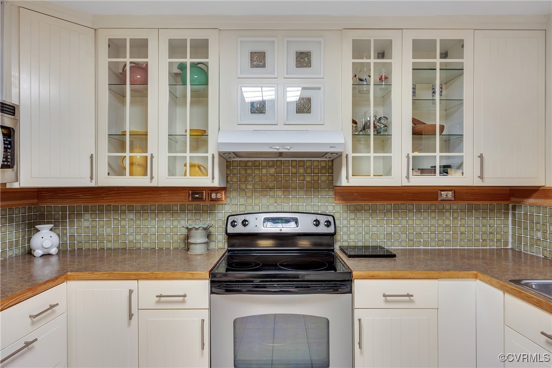 Henrico, Virginia 23229, United States, 3 Bedrooms Bedrooms, ,2 BathroomsBathrooms,Residential,Pending,154386