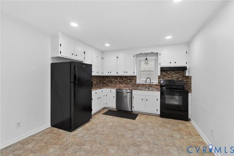 Tiny photo for 1303 Staffordshire Court, Midlothian, VA 23113 (MLS # 2604511)
