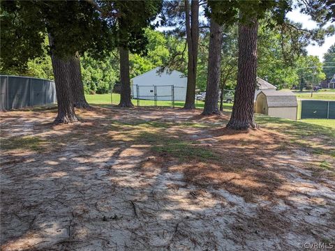 A home in Colonial Heights