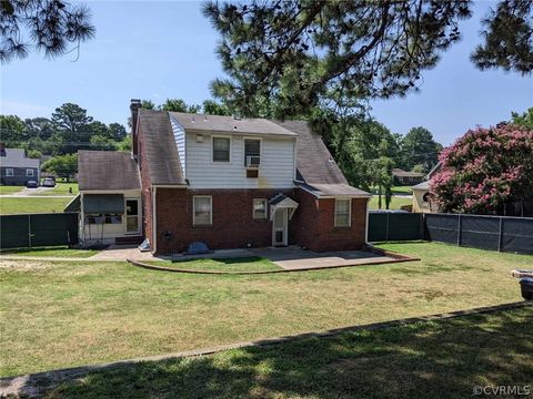 A home in Colonial Heights