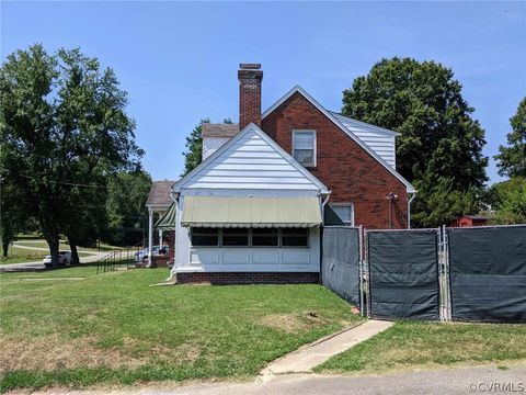 A home in Colonial Heights