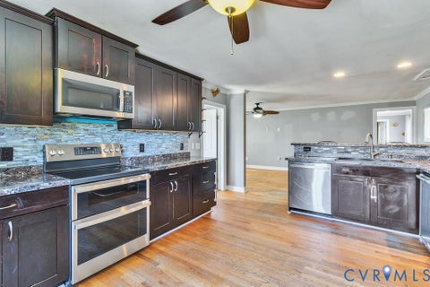 Tiny photo for 32 2nd Avenue AVE, Kilmarnock, VA 22482 (MLS # 2627817)