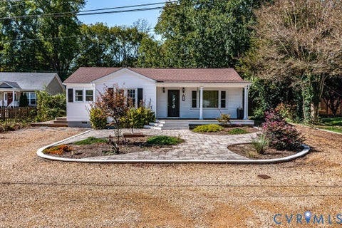 Tiny photo for 32 2nd Avenue AVE, Kilmarnock, VA 22482 (MLS # 2627817)