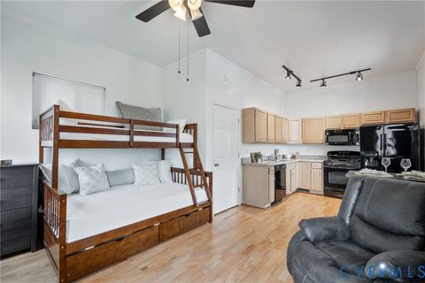 Tiny photo for 1622 Grove Avenue #1B, Richmond, VA 23220 (MLS # 2620424)