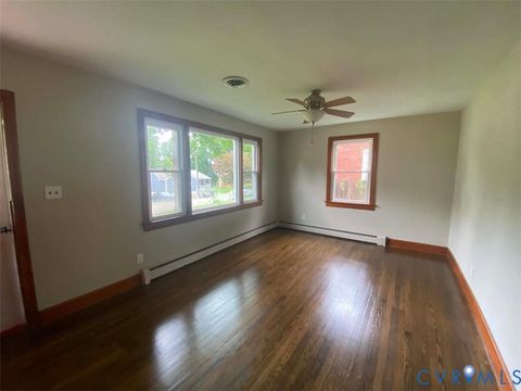 Tiny photo for 605 Walnut Avenue, Colonial Heights, VA 23834 (MLS # 2619706)