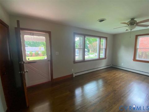 Tiny photo for 605 Walnut Avenue, Colonial Heights, VA 23834 (MLS # 2619706)