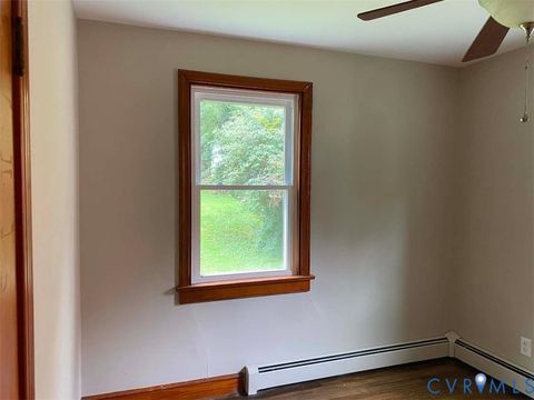Tiny photo for 605 Walnut Avenue, Colonial Heights, VA 23834 (MLS # 2619706)