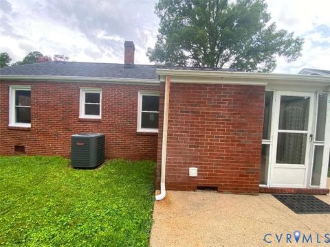 Tiny photo for 605 Walnut Avenue, Colonial Heights, VA 23834 (MLS # 2619706)