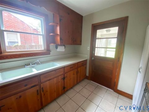 Tiny photo for 605 Walnut Avenue, Colonial Heights, VA 23834 (MLS # 2619706)