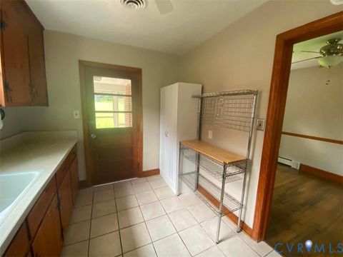 Tiny photo for 605 Walnut Avenue, Colonial Heights, VA 23834 (MLS # 2619706)