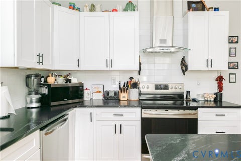 Tiny photo for 2515 Hey Road, Richmond, VA 23224 (MLS # 2621887)