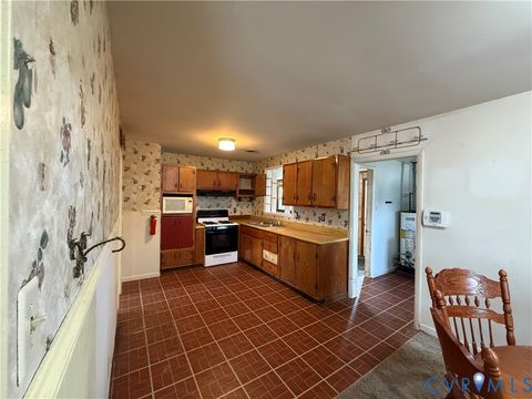 Tiny photo for 602 Stonewall Avenue, Hopewell, VA 23860 (MLS # 2600094)