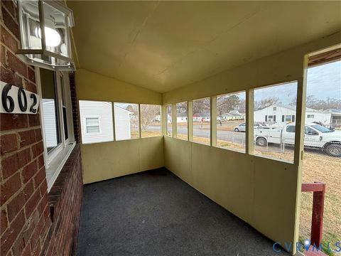 Tiny photo for 602 Stonewall Avenue, Hopewell, VA 23860 (MLS # 2600094)
