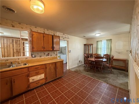 Tiny photo for 602 Stonewall Avenue, Hopewell, VA 23860 (MLS # 2600094)