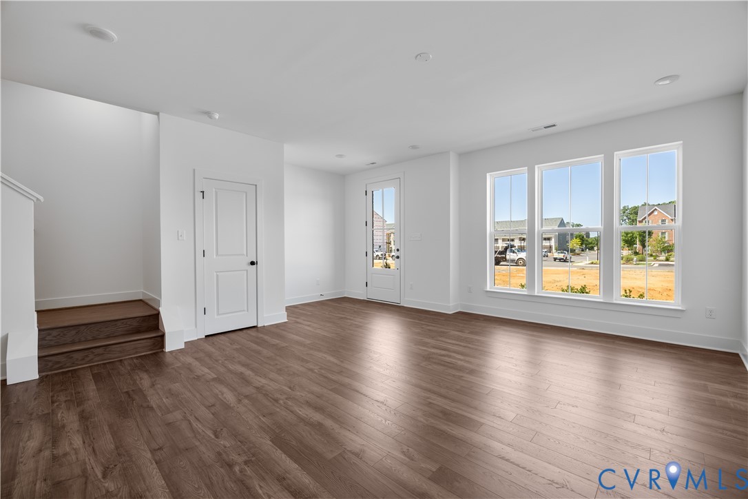 12048 Flowering Lavender Loop