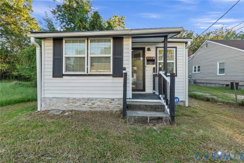 Photo of 126 S Old Church Street, Petersburg, VA 23803 (MLS # 2627143)