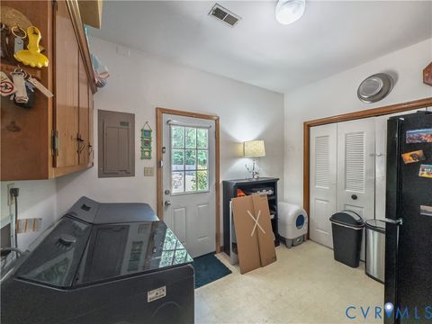 Tiny photo for 932 Germar Court, Colonial Heights, VA 23834 (MLS # 2613270)