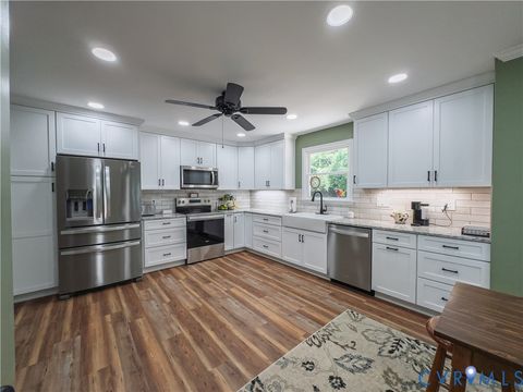 Tiny photo for 932 Germar Court, Colonial Heights, VA 23834 (MLS # 2613270)