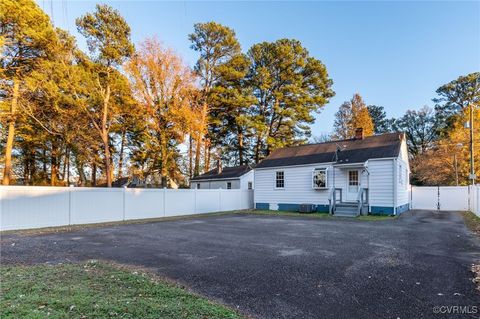 A home in Colonial Heights