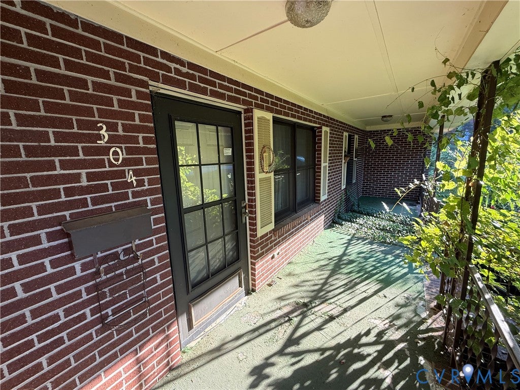 304 W 6th Street
