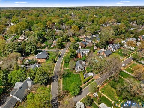 Tiny photo for 219 Queen Charlotte Road, Richmond, VA 23221 (MLS # 2608134)