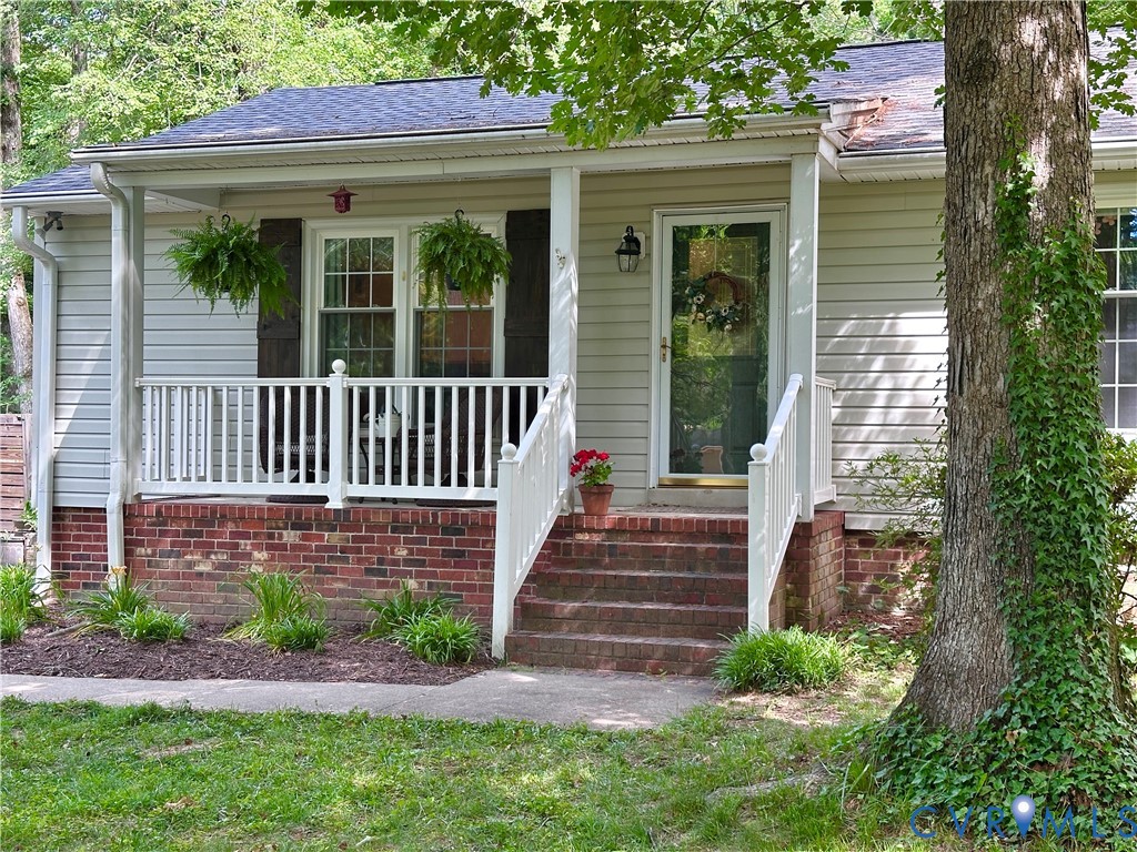 8422 Dwayne Lane