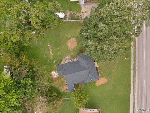 A home in Colonial Heights