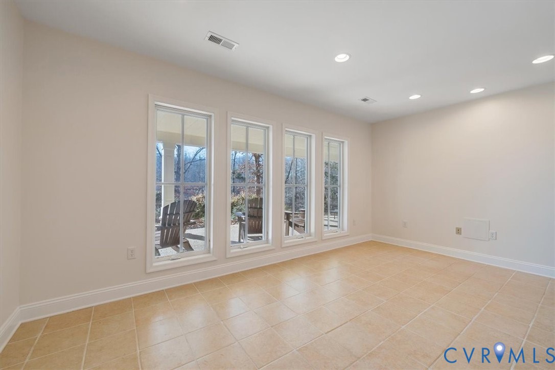 Farmville, Virginia 23901, United States, 3 Bedrooms Bedrooms, ,3 BathroomsBathrooms,Residential,Active,256829