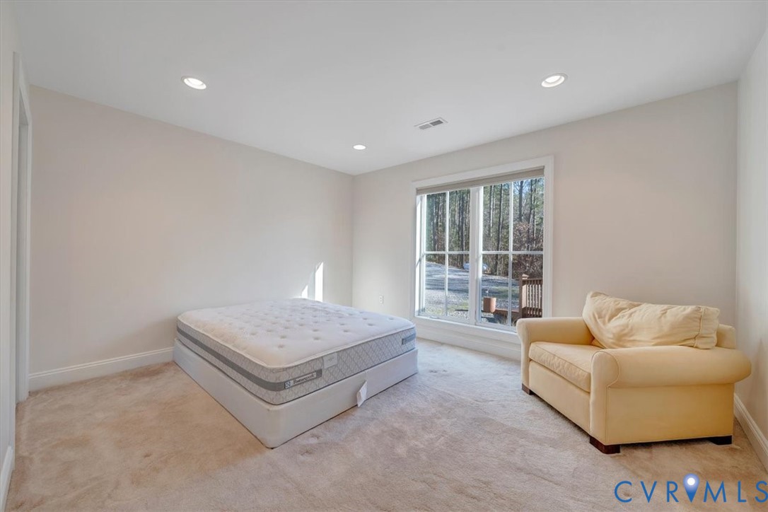 Farmville, Virginia 23901, United States, 3 Bedrooms Bedrooms, ,3 BathroomsBathrooms,Residential,Active,256829