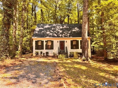 Photo of 13201 Court Ridge Road, Chesterfield, VA 23112 (MLS # 2613200)