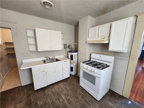 Tiny photo for 2906 Decatur Street, Richmond, VA 23224 (MLS # 2621979)