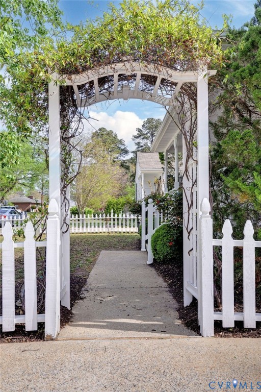 415 Pocahontas Street