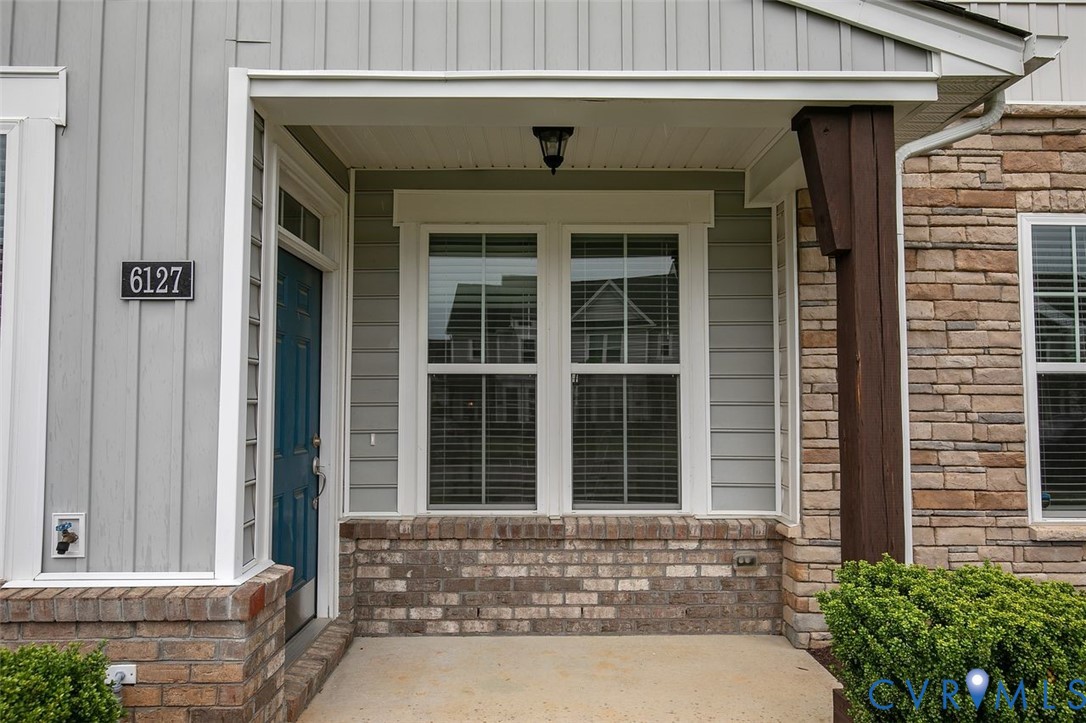 6127 Buntline Lane