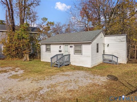 Tiny photo for 504 Longwood Avenue, Farmville, VA 23901 (MLS # 2602766)