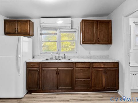 Tiny photo for 504 Longwood Avenue, Farmville, VA 23901 (MLS # 2602766)