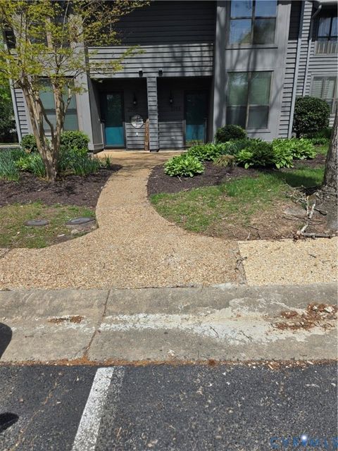 Photo of 2988 Woodbridge Crossing Drive, Chesterfield, VA 23083 (MLS # 2612630)